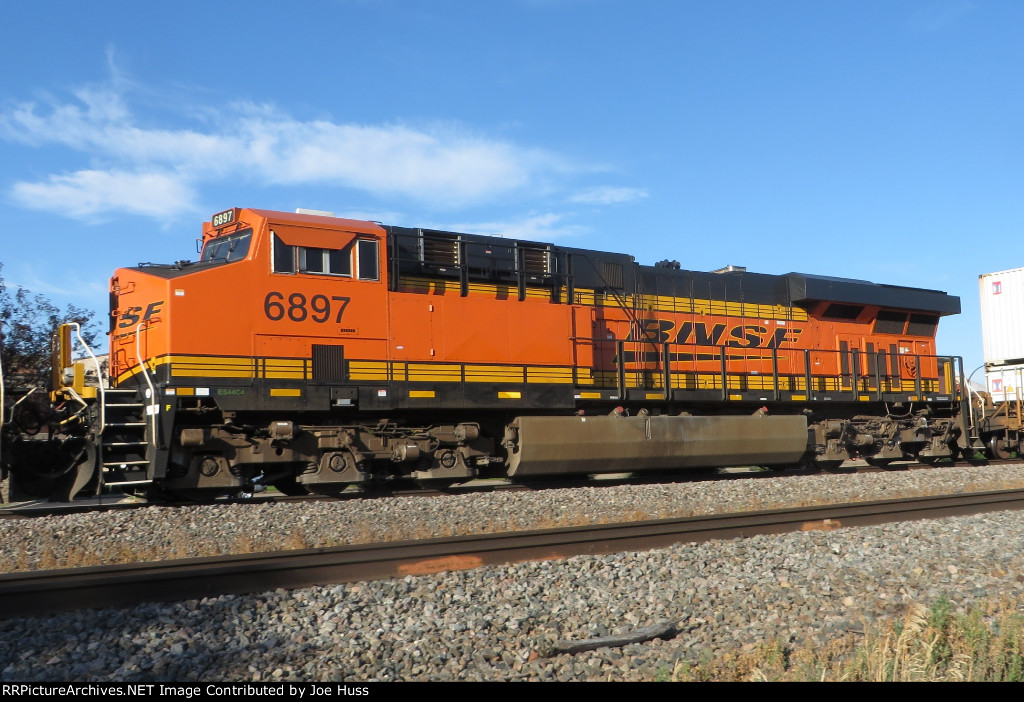 BNSF 6897 